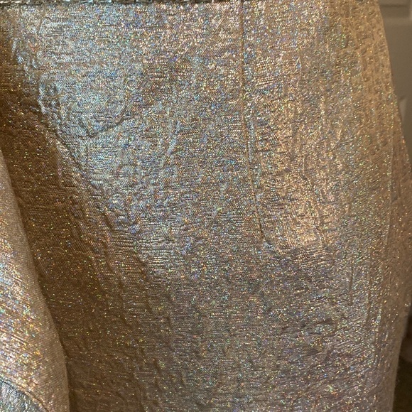 NWT Mac Duggal One Shoulder Metallic Ruffled Gown Size 2 in Oyster - Picture 3 of 12